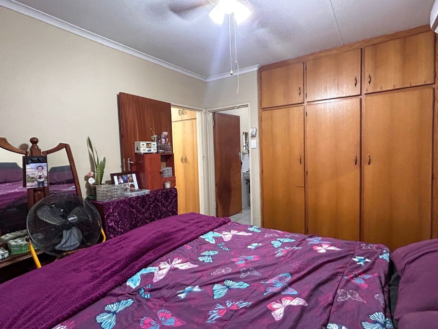 2 Bedroom Property for Sale in Kannoniers Park North West